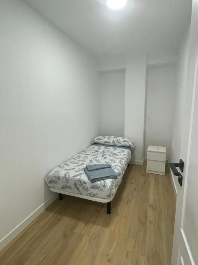 Familyhomestay บาเลนเซีย ภายนอก รูปภาพ
